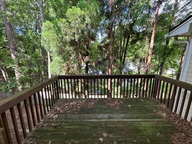 Building Photo - 3 Bedroom | 3.5 Bathroom Raleigh Townhome