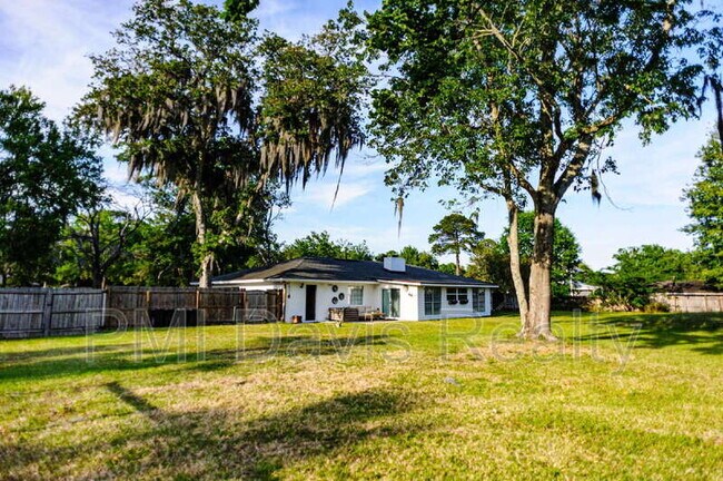 Building Photo - 332 Whispering Woods Drive