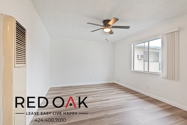 Building Photo - Breathtaking One Bedroom with Stainless St...
