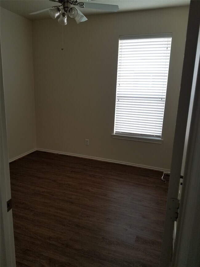 Building Photo - 25814 Orchard Knoll Ln