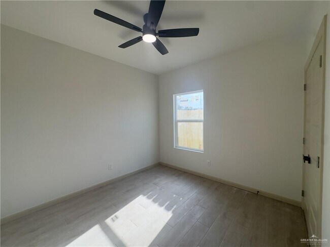 Building Photo - 1303 Rosewood Ln