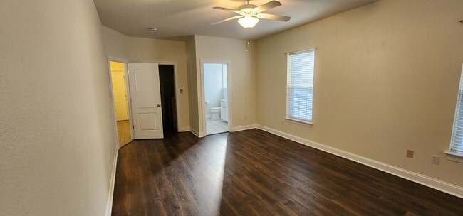 Building Photo - 104 Landing Trail