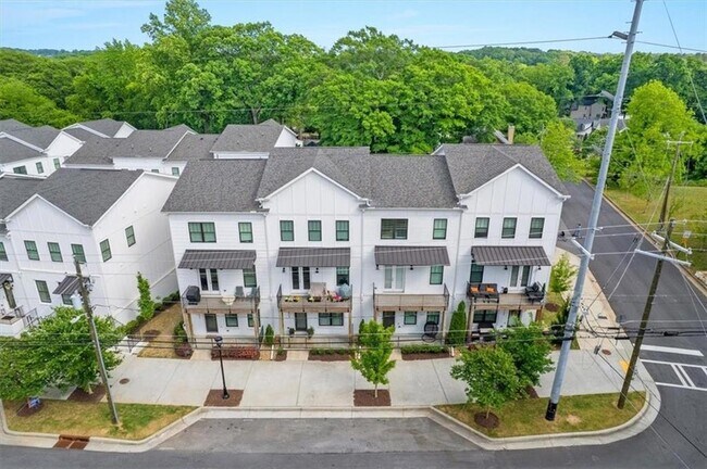 Building Photo - 2493 Sycamore Rd NW
