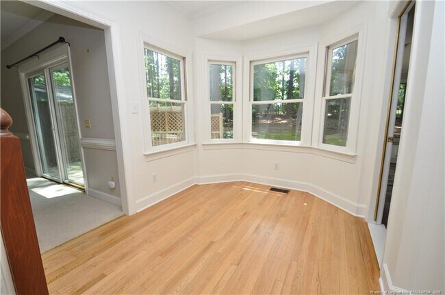 Building Photo - 6121 Chowning Ct