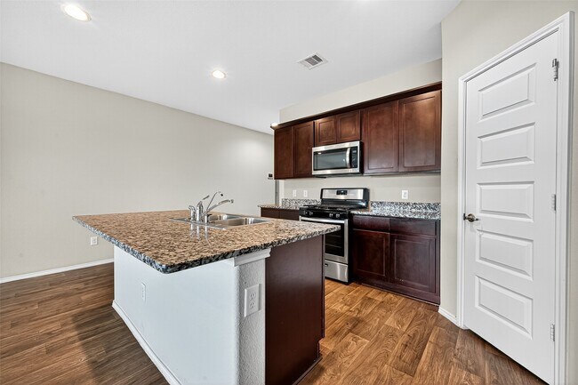Building Photo - 1610 Bear Spring Dr