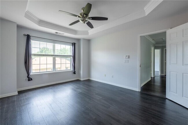 Building Photo - 7702 Parkside Dr