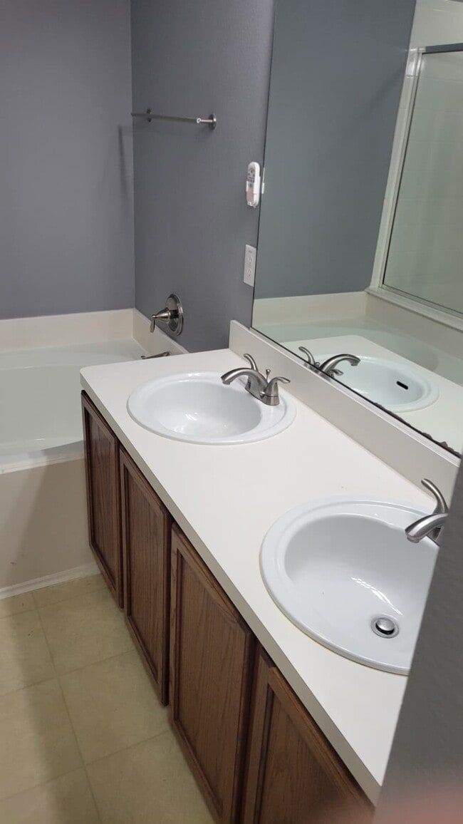 Building Photo - 14955 Sugar Sands Dr