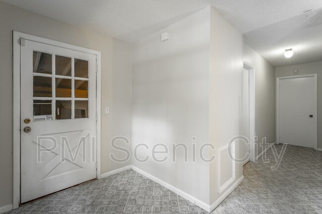 Building Photo - 1602 Rustic Homes Ln