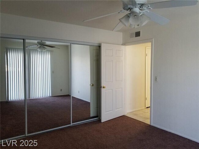 Building Photo - 4205 Newhaven Dr