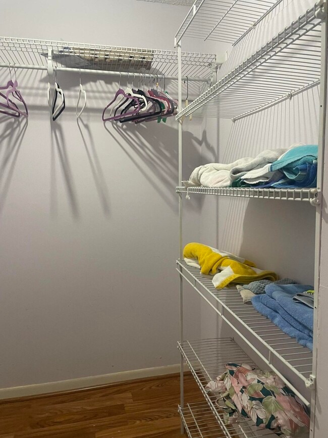 Building Photo - 523 Piedmont K