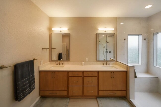 Building Photo - Executive Style Home Now Available in Ston...