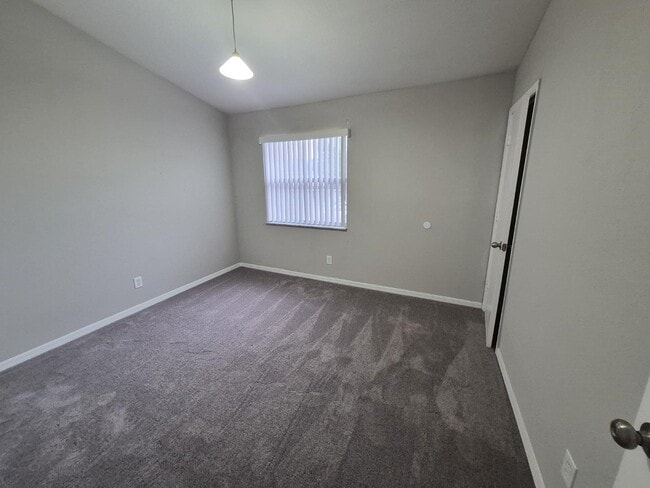 Building Photo - 103 Booth Ln