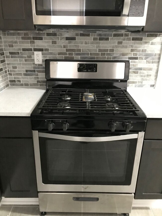 Building Photo - 41 Blake St