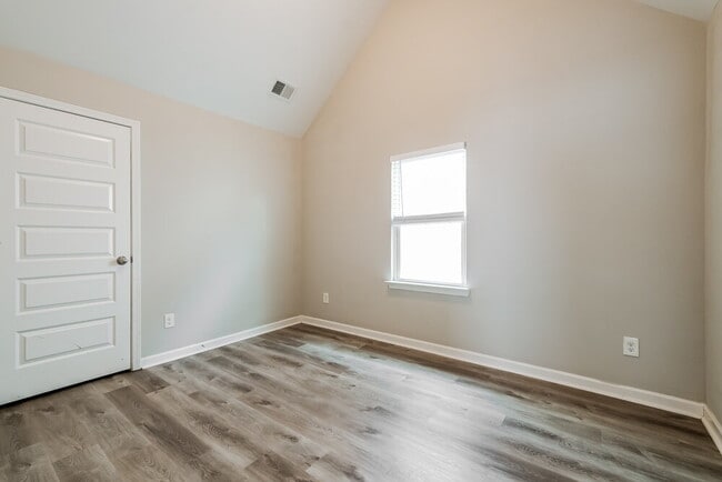 Building Photo - 3992 Tyne Ct