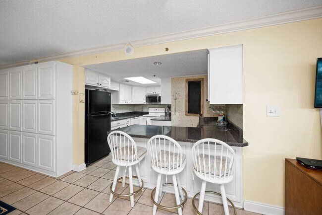 Building Photo - 4610 White Ave