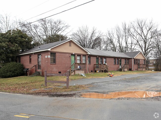 Primary Photo - 2690 NW Keen St