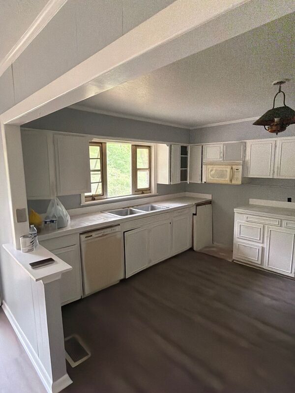 Building Photo - 415 Sylvan Trail