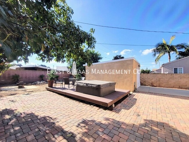 Building Photo - 2666 E Madison St