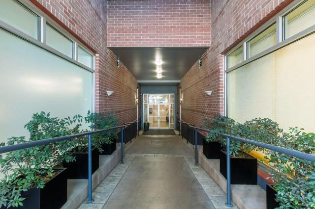 Building Photo - 0 bedroom in Seattle WA 98119