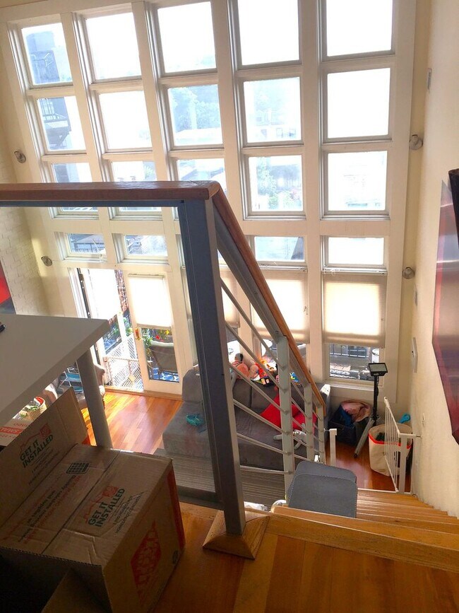 Building Photo - Logan Circle Light Filled One Bedroom with Den Loft with Balcony and Parking!