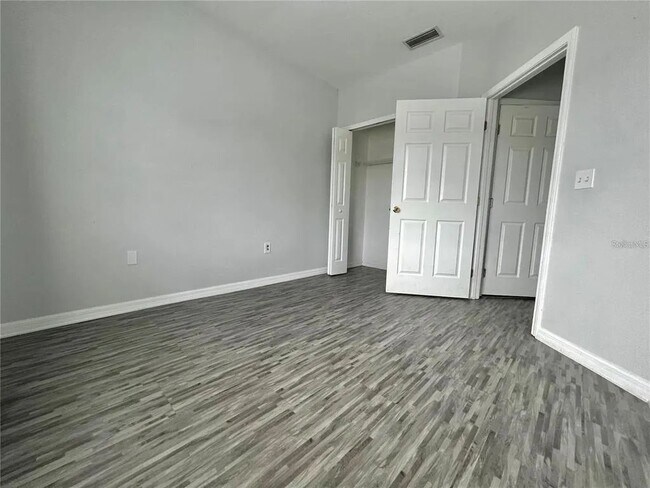 Building Photo - 6011 Skydale Way