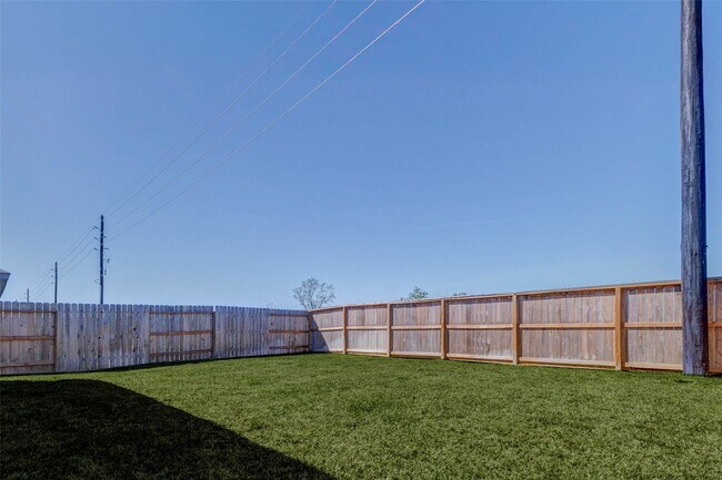 Building Photo - 27410 Sweetwater Bay Dr