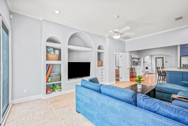 Building Photo - 258 Tuxedo Ave