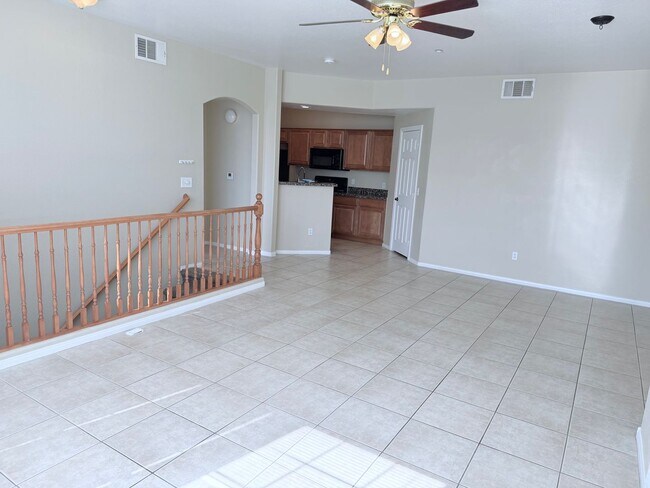 Building Photo - Spacious 2 bedroom 2 bath condo