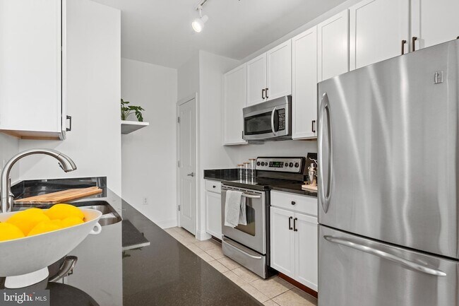 Building Photo - 1391 Pennsylvania Ave. SE