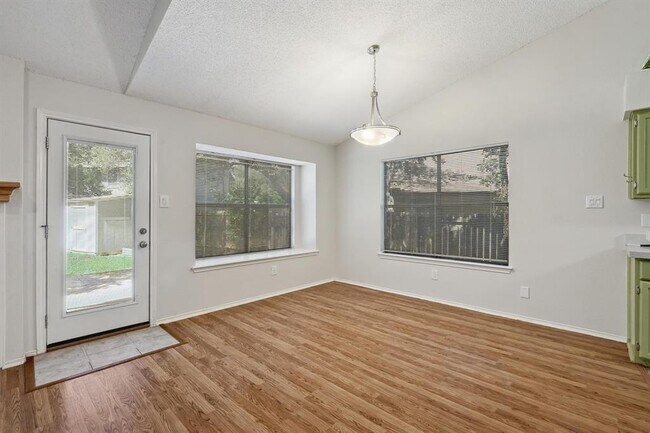 Building Photo - 7201 Pine Bluffs Trail