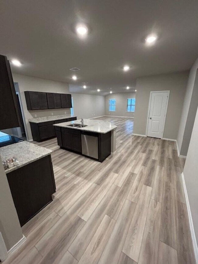 Building Photo - 4 Bedroom House in Rockbridge