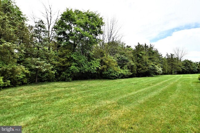 Building Photo - 3435 Westview Dr