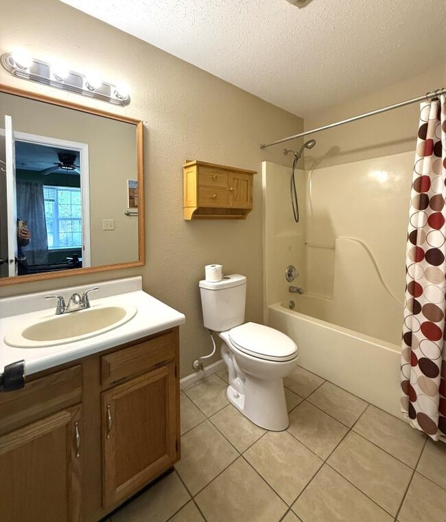 Building Photo - 5717 Stoneview Way