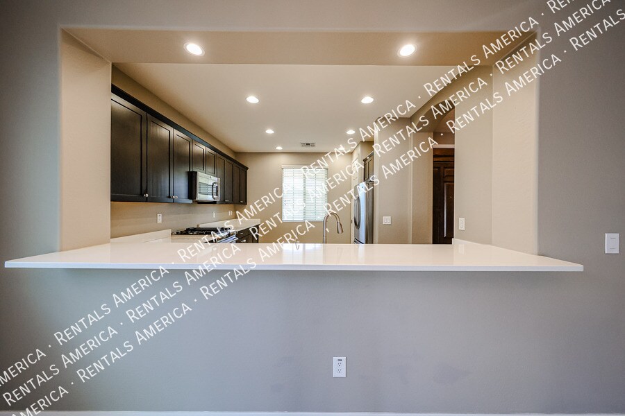 Building Photo - 276 E Coconino Dr