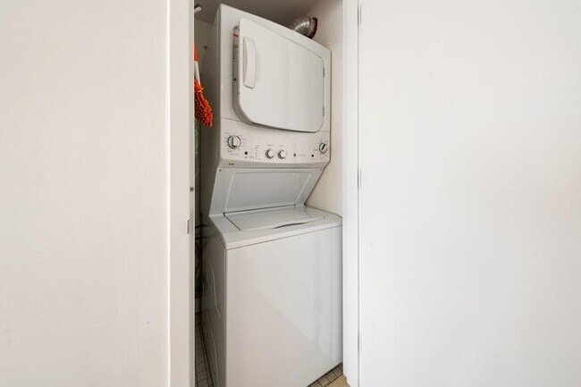 Building Photo - 149 Essex St