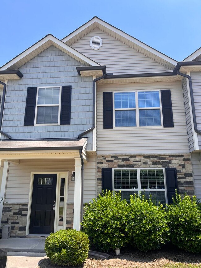 Primary Photo - Lovely 3 Bedroom Townhouse in Raleigh!!