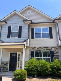 Building Photo - Lovely Townhouse
