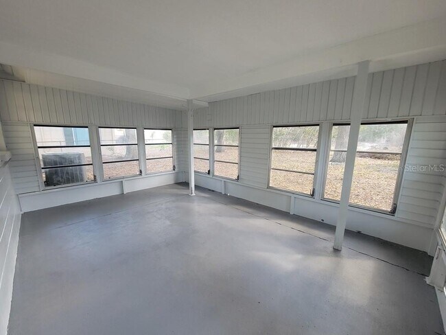 Building Photo - 6922 Westend Ave