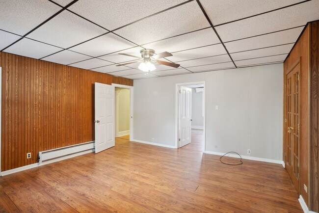 Building Photo - 2722 Sarah St