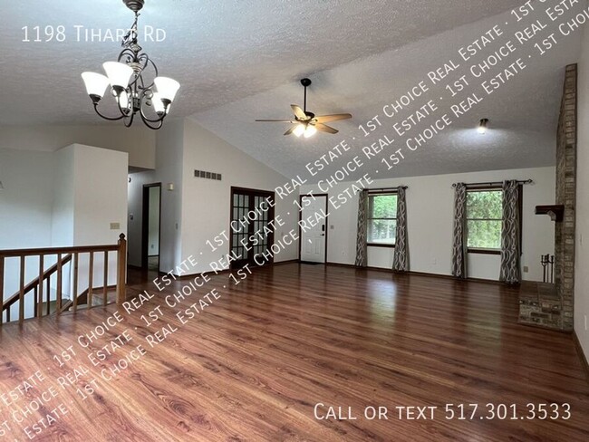 Building Photo - 4-BDR 3-BTH + Office + Bonus Room - 3.64 A...