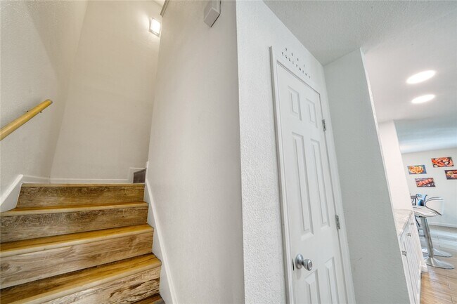 Building Photo - 10912 Gulf Fwy