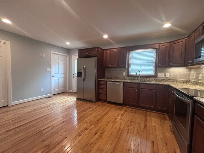 Building Photo - Modern Boone Home | Double Primary Suites | Walk to New Market, Watauga High & the AppalCART