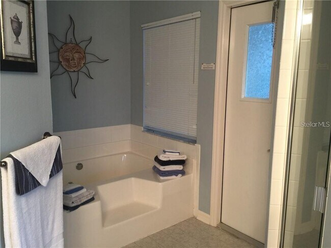 Building Photo - 2560 Bear Creek Ct