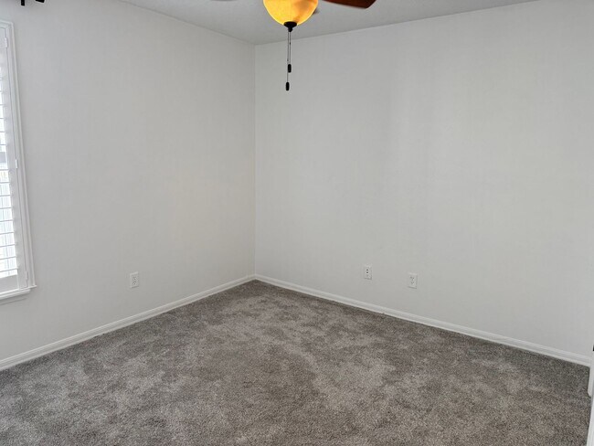Building Photo - 603 Canne Pl