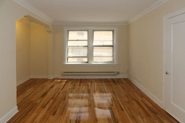 Building Photo - 430 W Roscoe St