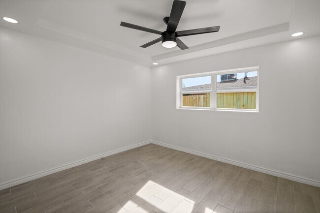 Building Photo - 2606 Justus St