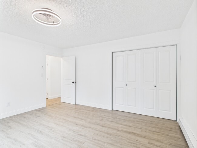 Building Photo - 2663 S Turner St