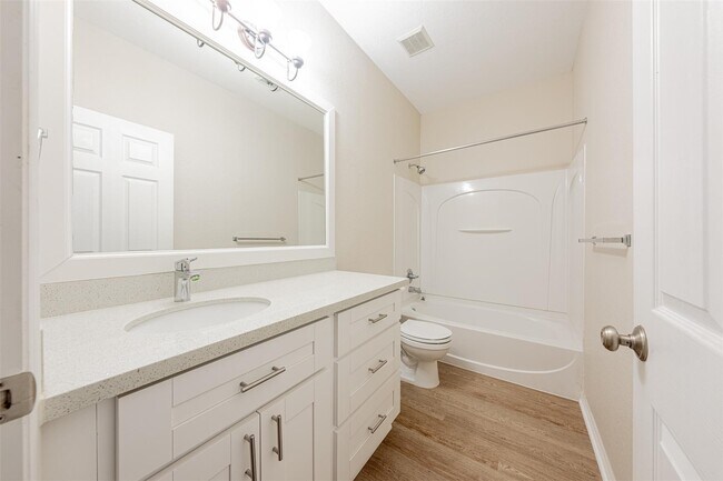 Building Photo - 13727 Charterhouse Way