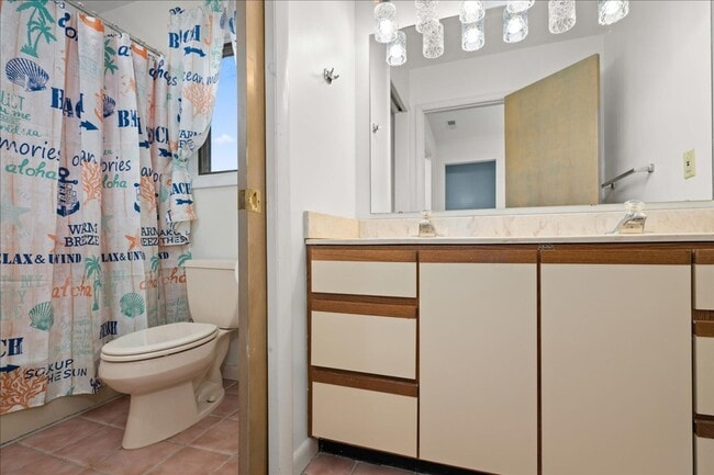 Building Photo - Yearly Rental: Convenient Location: 3-Bedroom, 2-Bath Condo in The Plantations, Lewes. $1,995/mon...