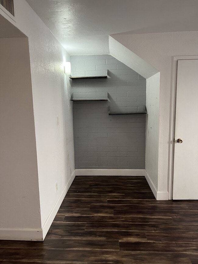 Building Photo - 4848 N Woodmere Fairway